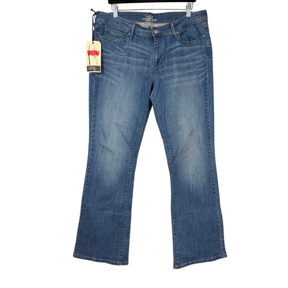 Levi's Women's Slight Curve Classic Bootcut Jeans Medium Wash Size 32‎ NWT